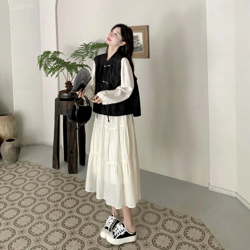 新中式国风马甲洋装女春秋2025新款盘扣套装裙流行两件套优雅