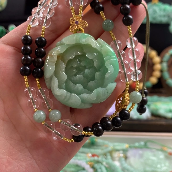 翡翠未镶嵌颈饰吊坠