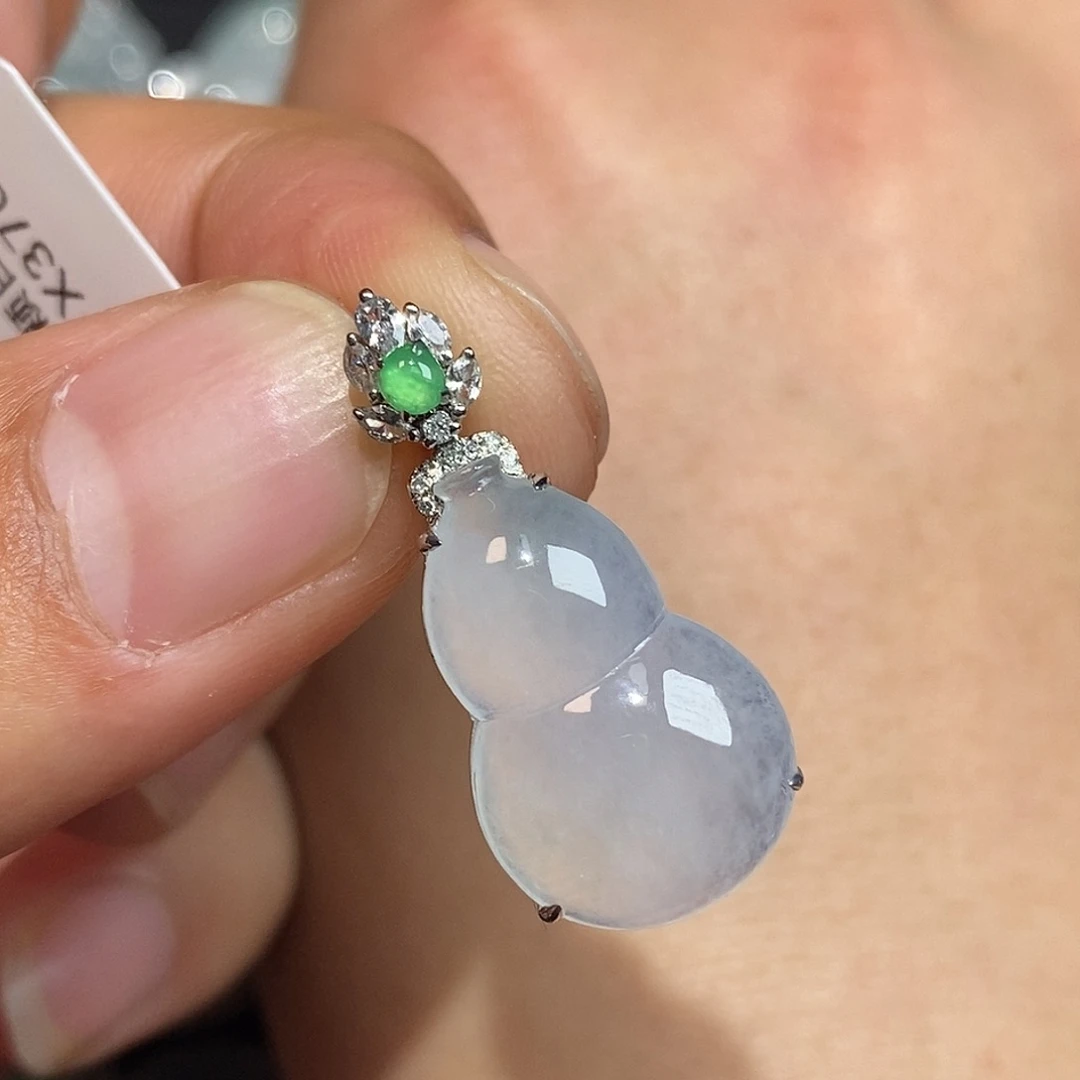 翡翠颈饰18K金镶嵌葫芦