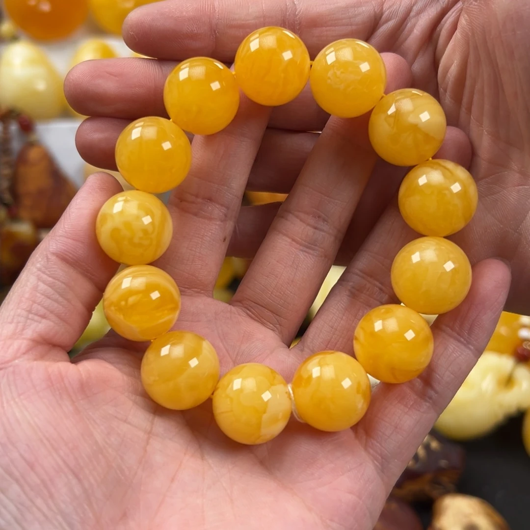 珞***安蜜蜡颈饰未镶嵌37.1克