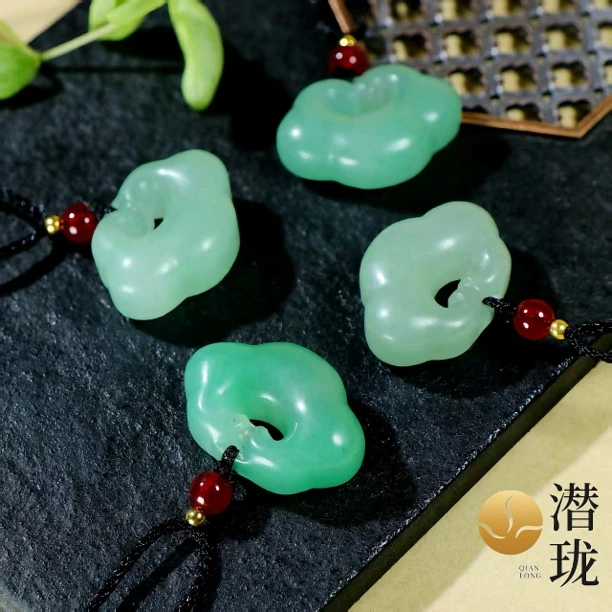 【潜珑】L-15101东陵玉祥云如意锁21*29*10mm