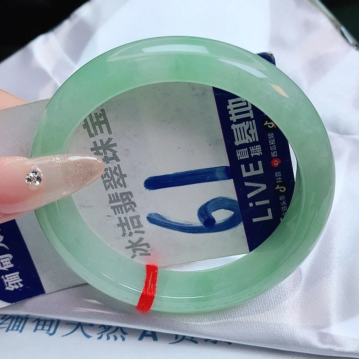 翡翠手镯未镶嵌缅甸天然a货翡翠手镯