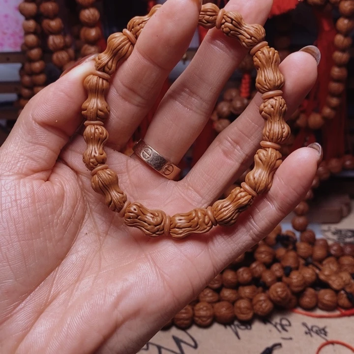 吊坠桃核龙纹桃枭