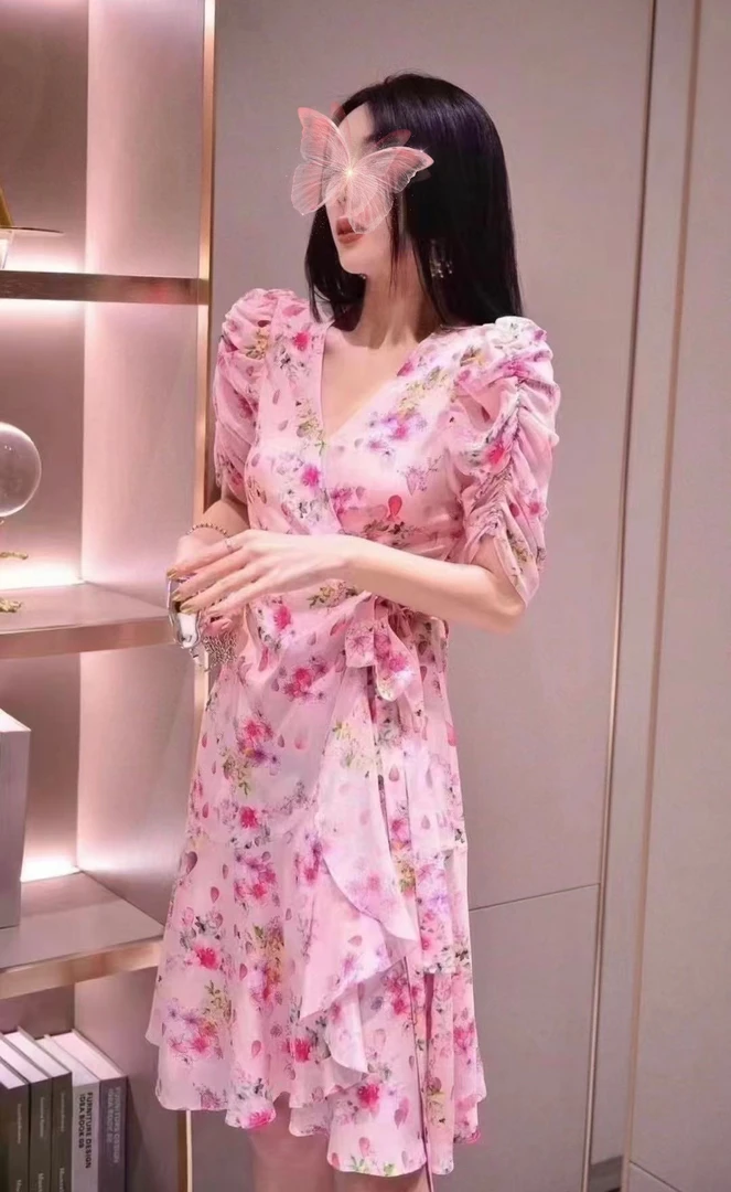 鑫蒂故事粉色碎花V领荷叶边一片式裹身收腰连衣裙气质夏季