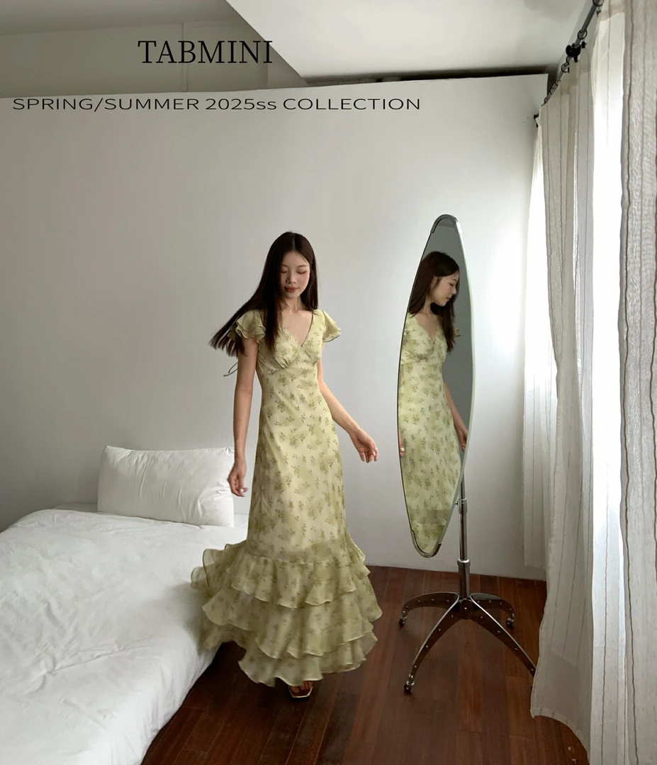 19529 v领层叠轻薄飘逸花朵度假风绿色连衣裙