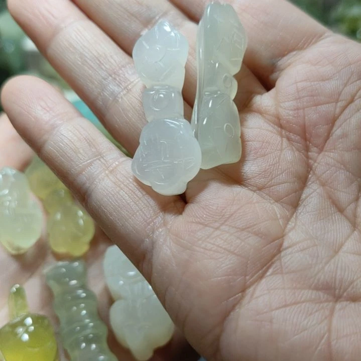 岫玉挂坠款式未镶嵌冷***菊