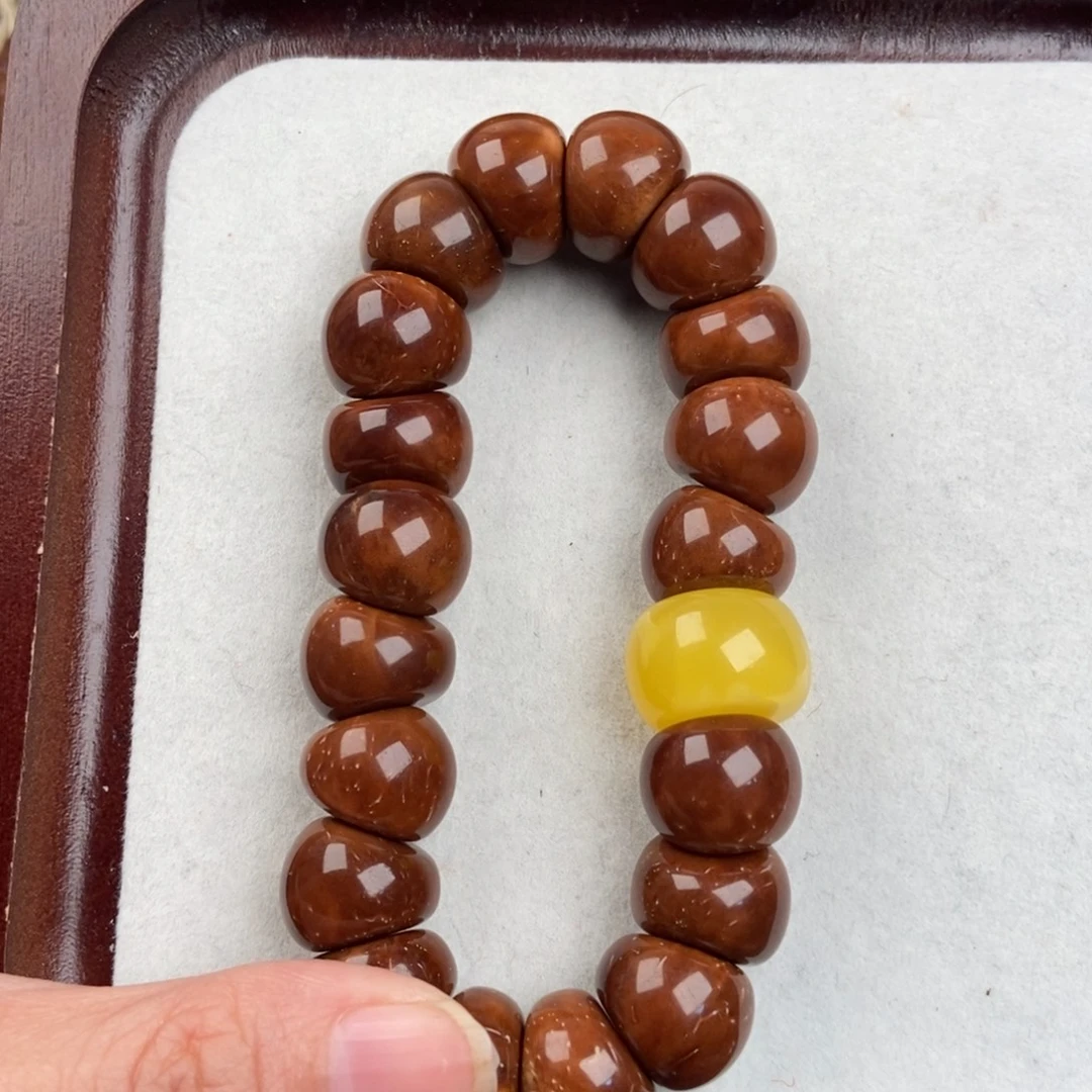 黄*** 库克手串精挑大肠15.5➕配饰