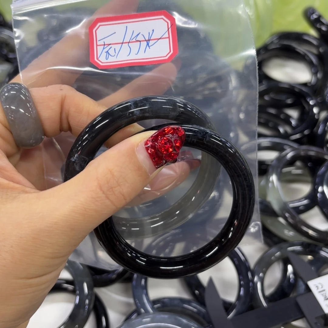 蛇纹石玉手镯未镶嵌辰****妹