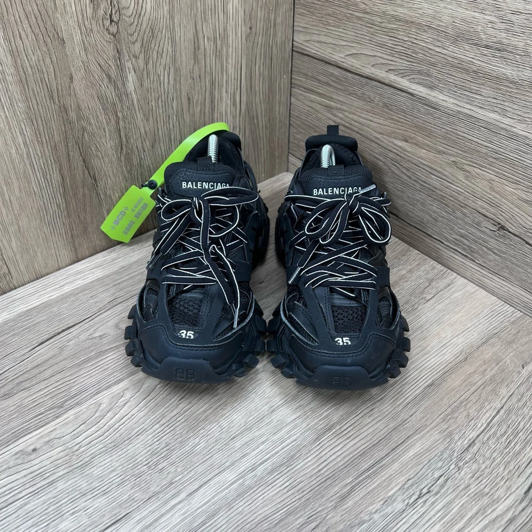 95新 Balenciaga/巴黎世家 黑色老爹鞋 35码/9新/无配件