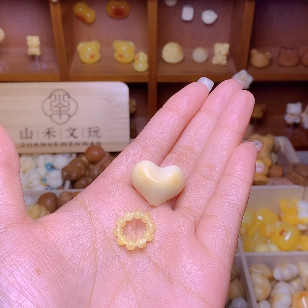 w***y猴头核桃吊坠爱心蜜卡