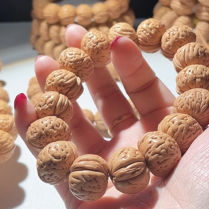 风***哥吊坠桃核桃核手串树王70
