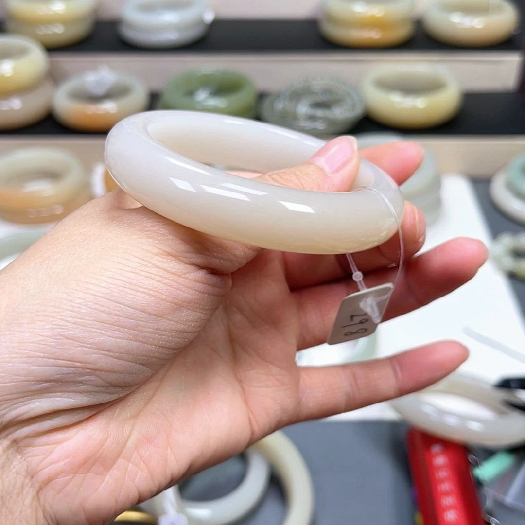 【闪购商品】石英质玉手镯未镶嵌蕊*