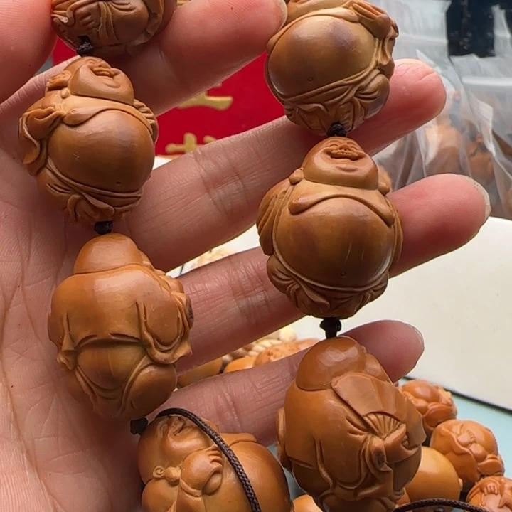 橄榄核手串雕刻工艺