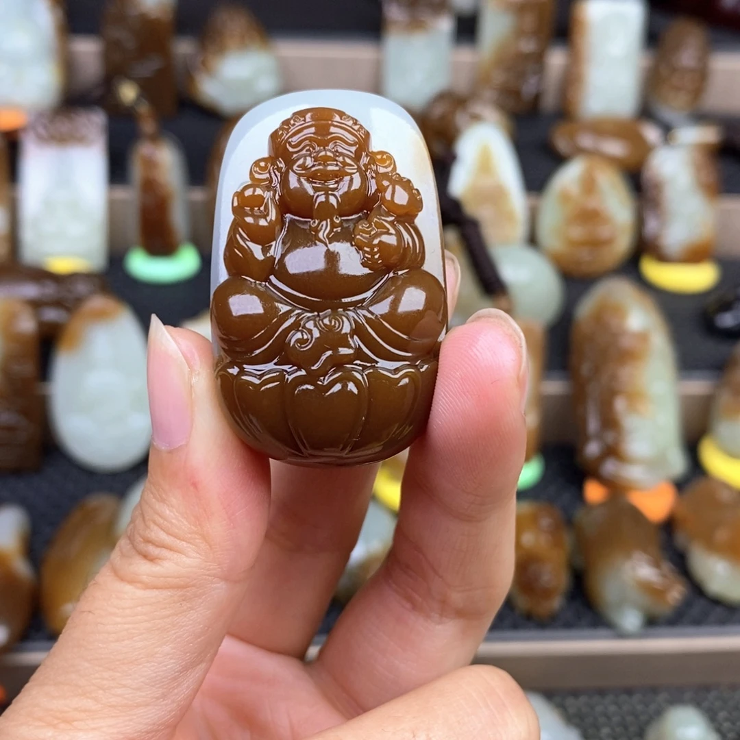 日***日和田玉未镶嵌颈饰