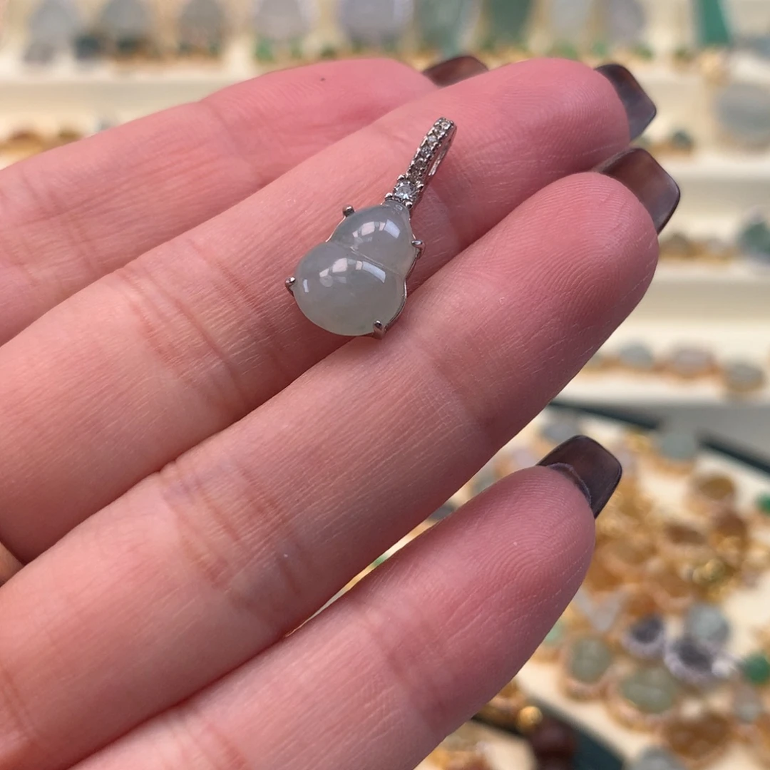 翡翠银S925镶嵌颈饰葫芦