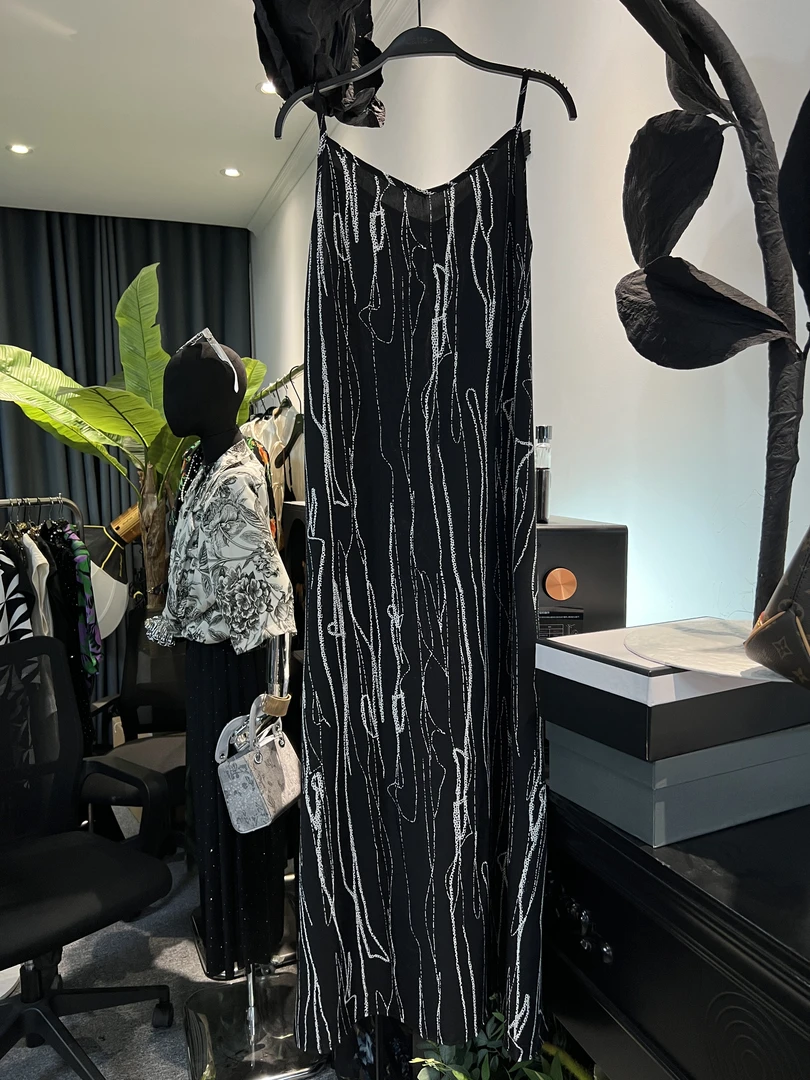 （她说）夏季新款缎感显瘦宽松条纹百搭吊带裙女夏2025长款#C130-1