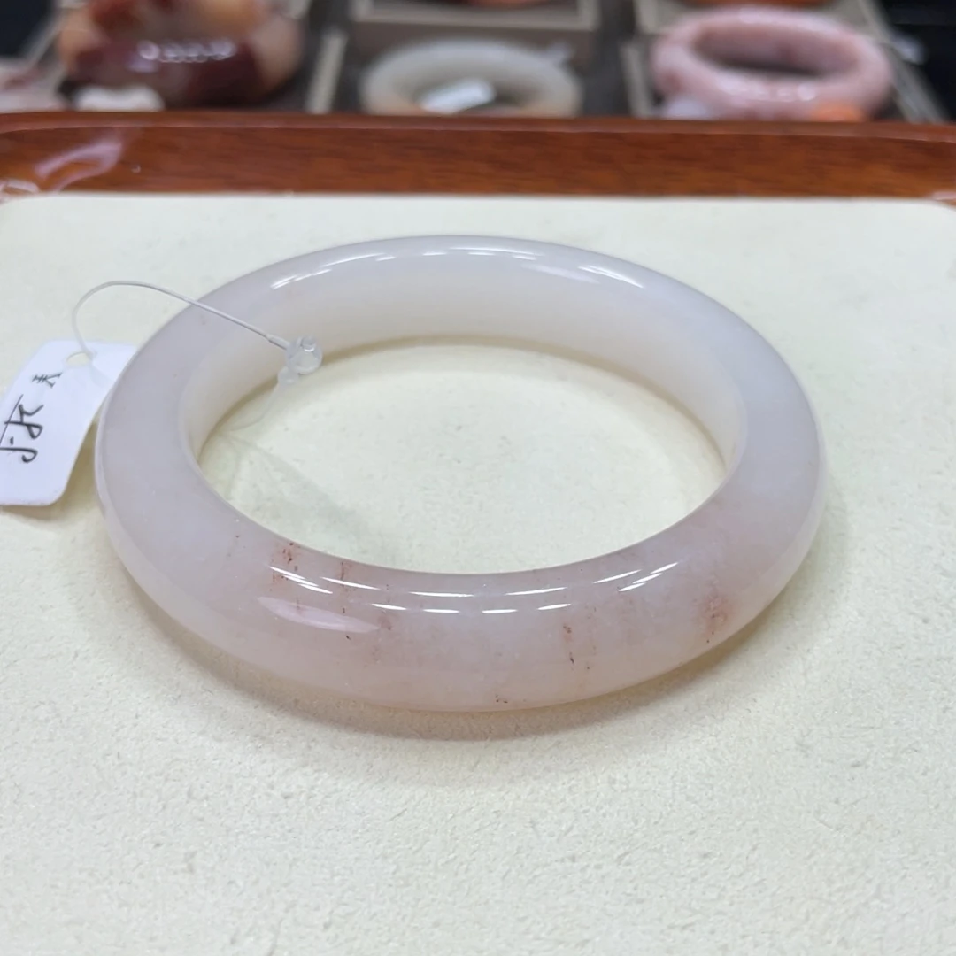 未镶嵌手镯石英岩玉