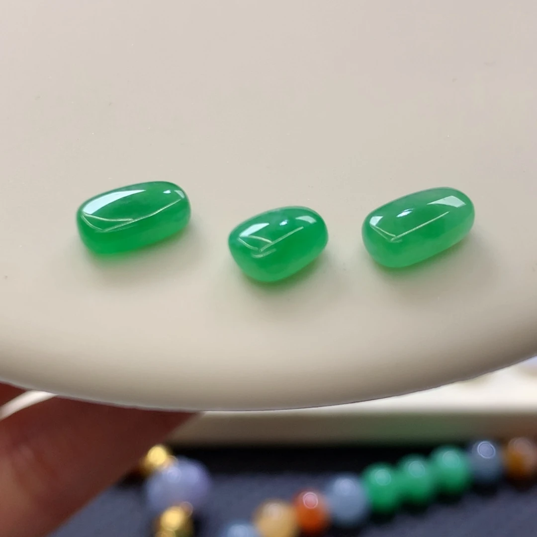 定制翡翠未镶嵌 毛货抛光定制 甜阳绿随形一组 买断