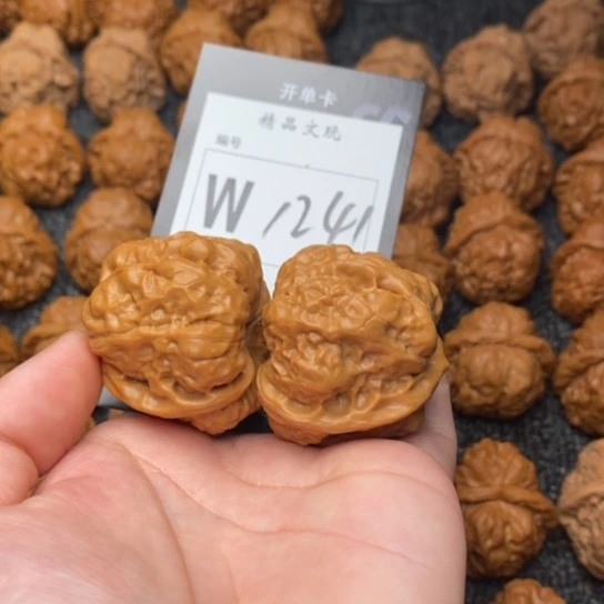 吊坠桃核特**?我是第一百38