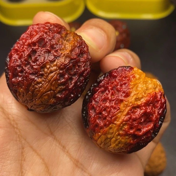 文玩核桃吊坠36尺绣球