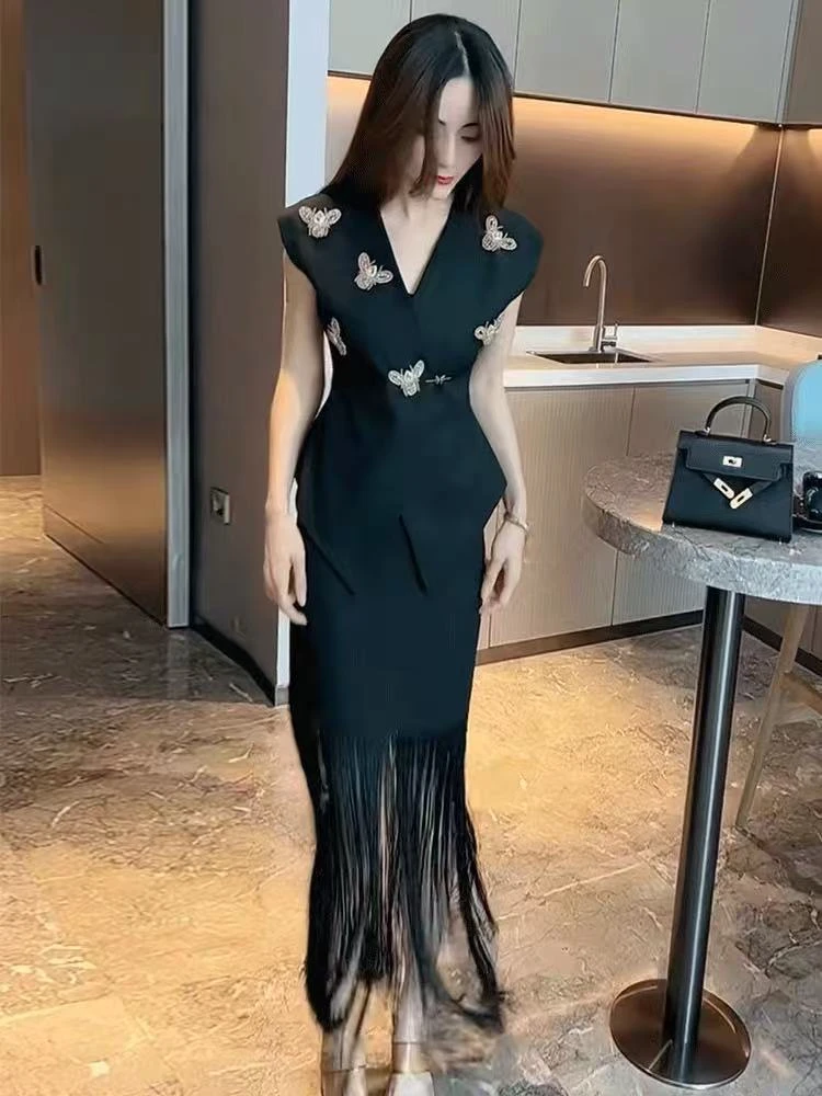 新款2025V领工艺设计感无袖上衣+半身洋气流苏裙时尚两件套9779