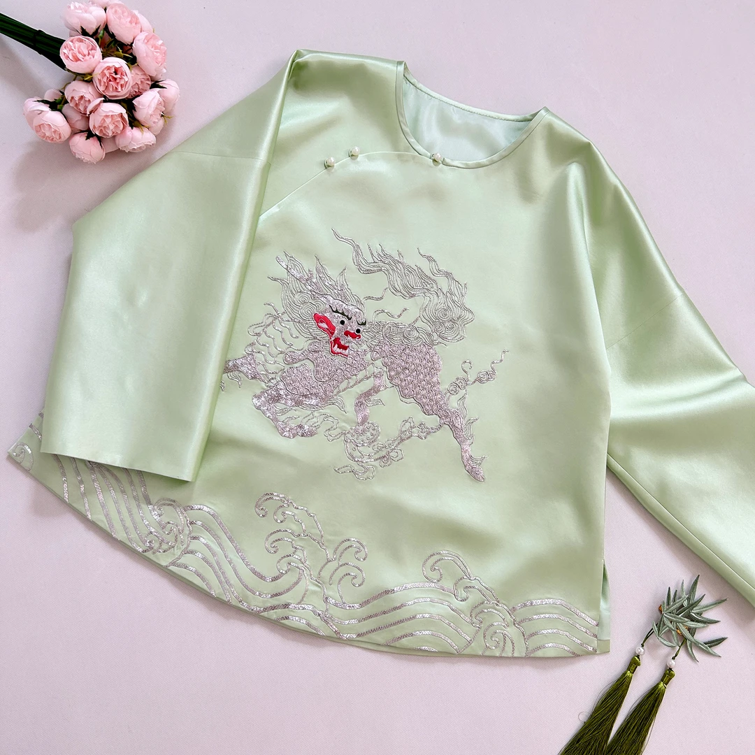 【京绣】新中式国风女装 非遗手工刺绣 圆领偏襟麒麟海水刺绣上衣