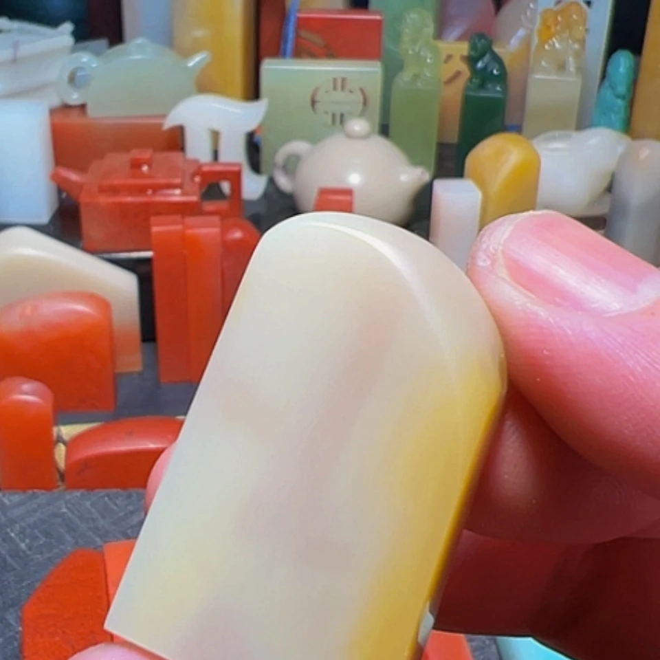 【闪购商品】寿山石印石查**人老挝北部田黄印章