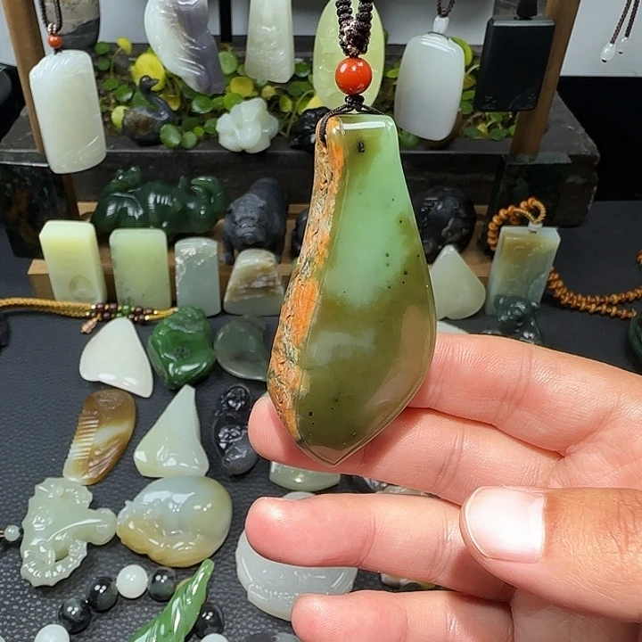 和田玉未镶嵌把件