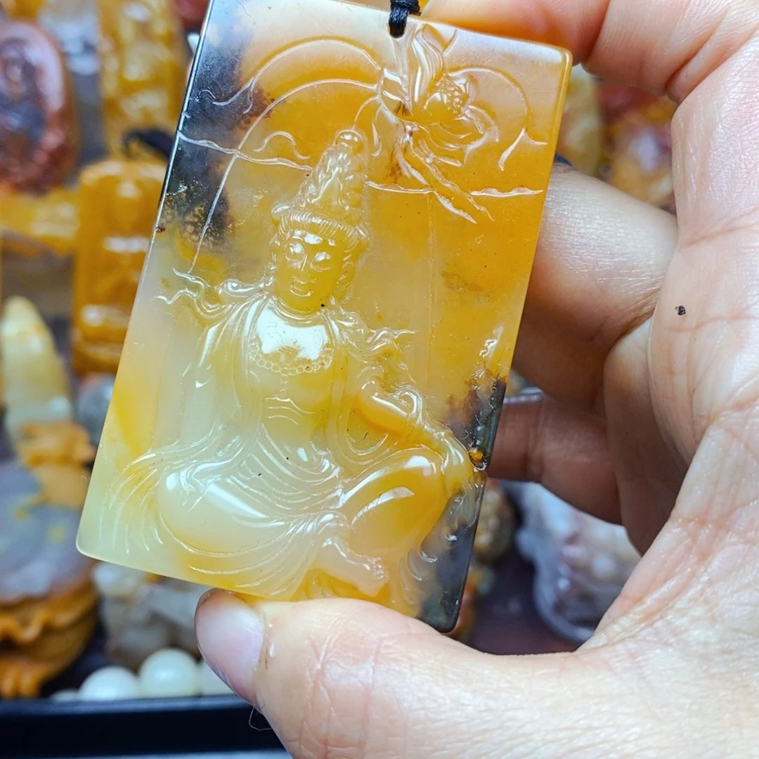 石英质玉（黄龙玉）未镶嵌颈饰