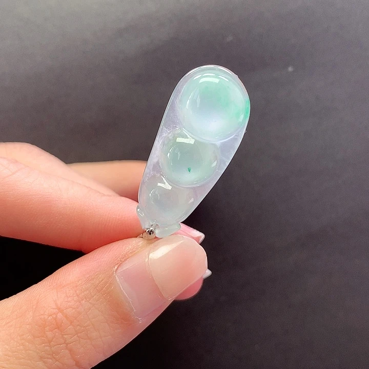 颈饰未镶嵌石英质玉