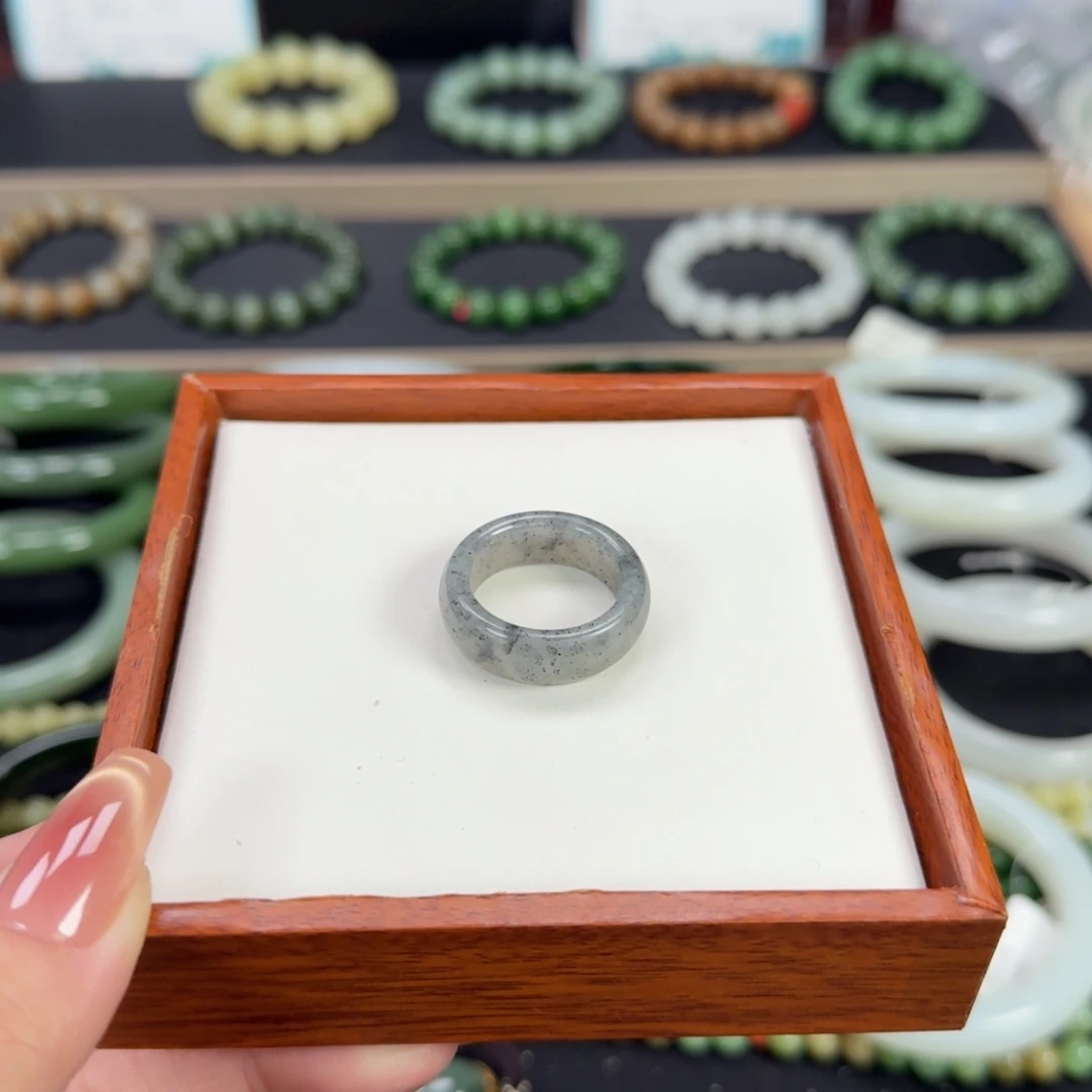 和田玉未镶嵌戒指