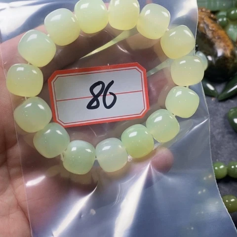 未镶嵌蛇纹石玉手链