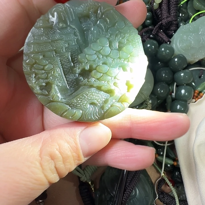 和田玉未镶嵌颈饰