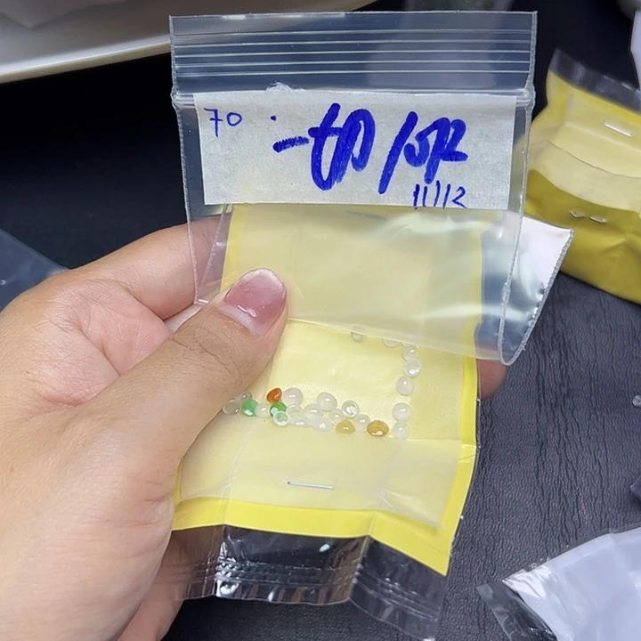未镶嵌定制翡翠一**缘不