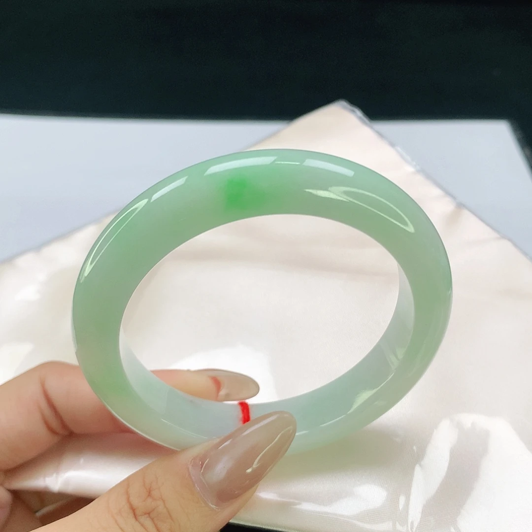 翡翠未镶嵌手镯5636