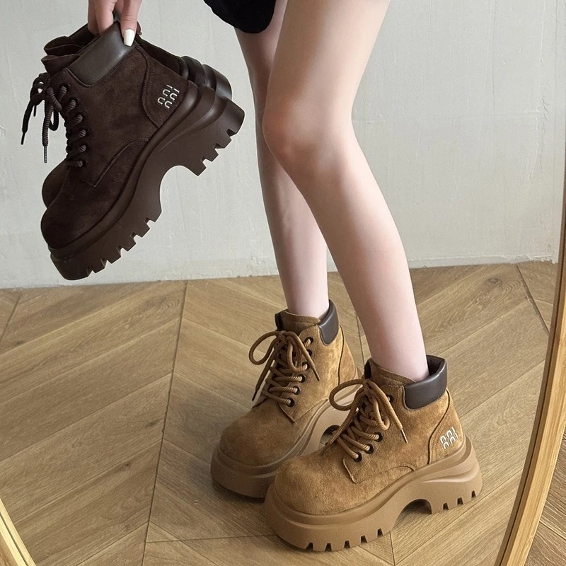 英伦风马丁靴女2025秋冬新款复古厚底靴子爆款工装大黄靴初秋短靴