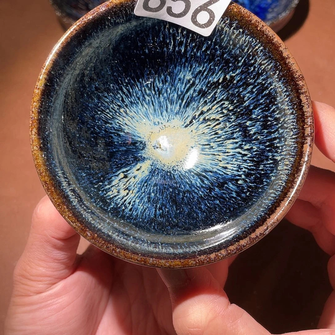 茶盏美好的一年即将到来之际