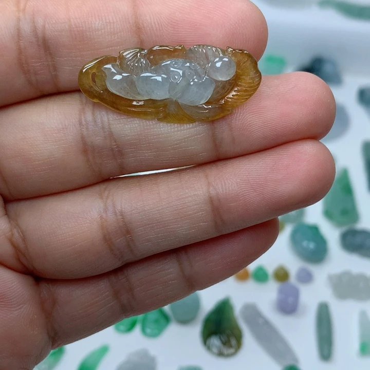 吊坠(不含链)未镶嵌翡翠