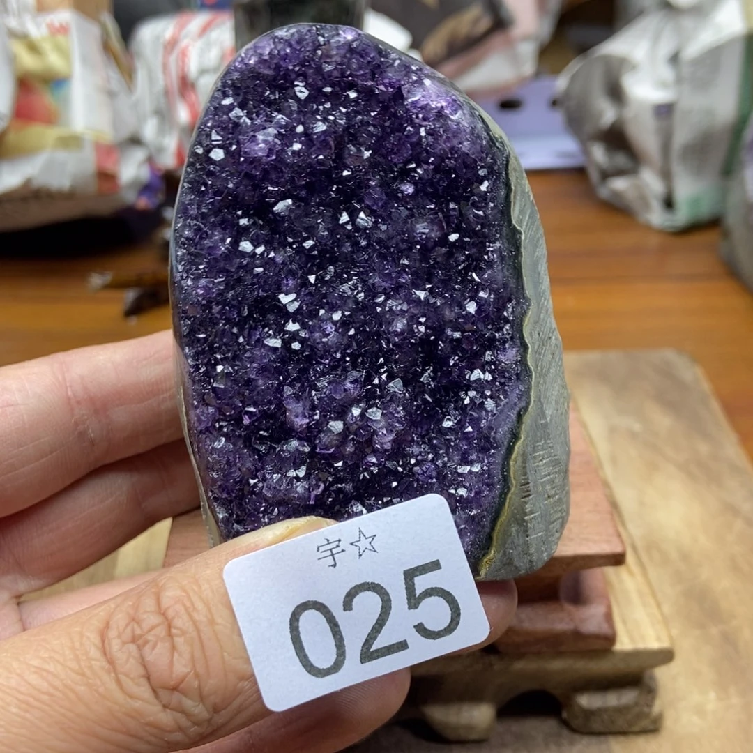 紫晶天然水晶摆件未镶嵌