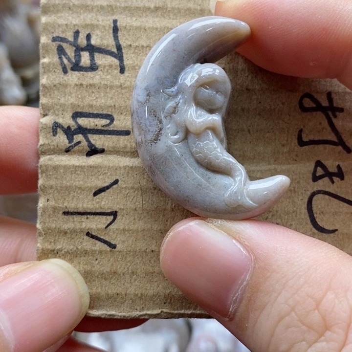 硅化珊瑚（珊瑚玉）颈饰未镶嵌