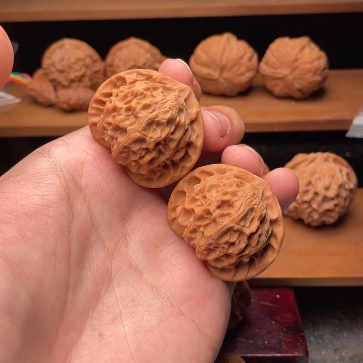 吊坠文玩核桃41全品红皮桃心宫灯