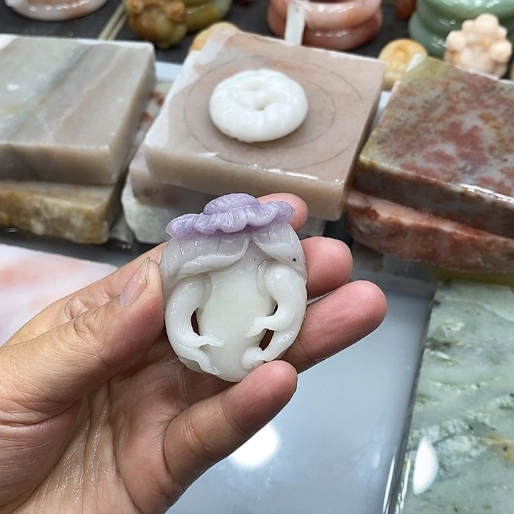 石英岩玉手镯未镶嵌紫白吊坠