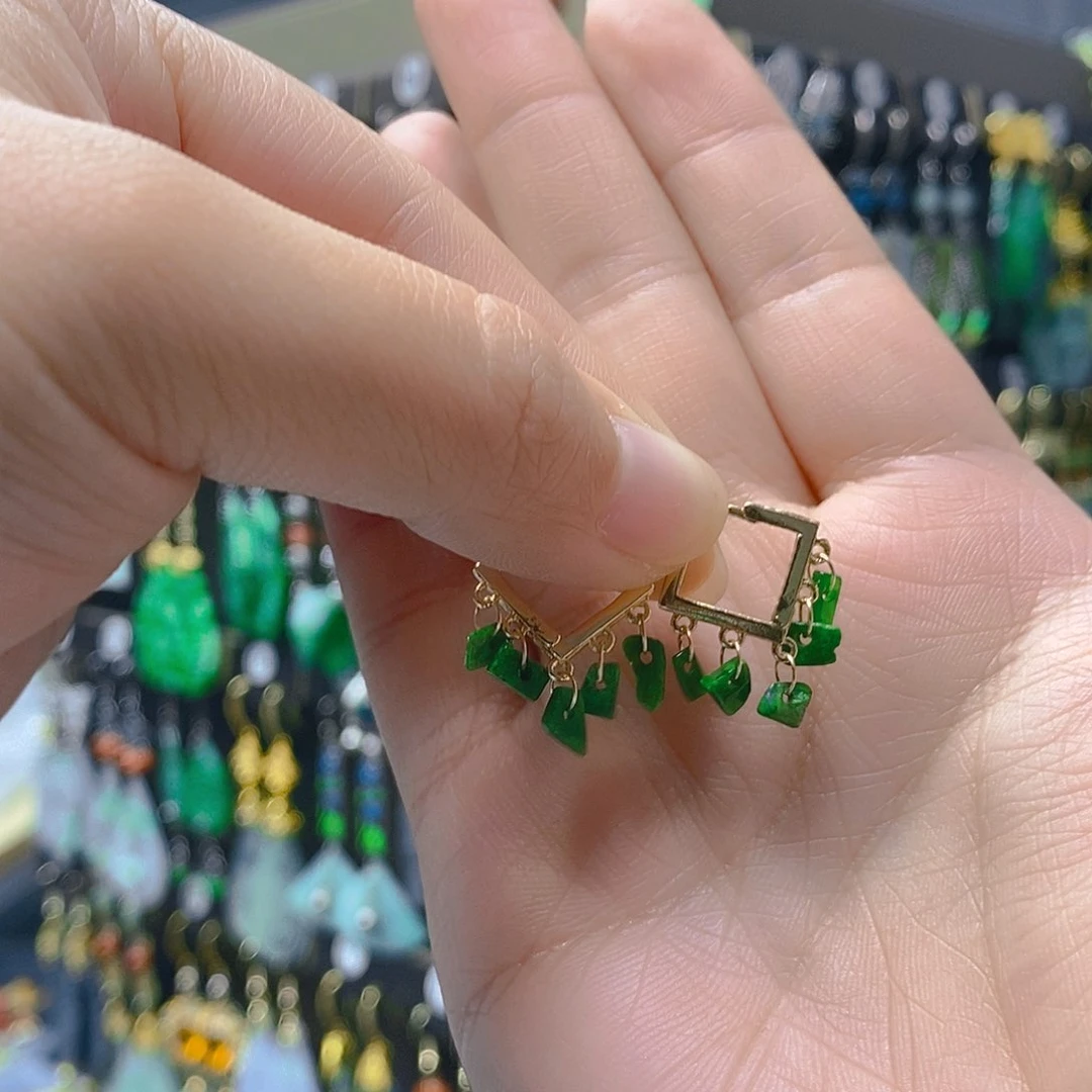 未镶嵌翡翠耳饰翡翠