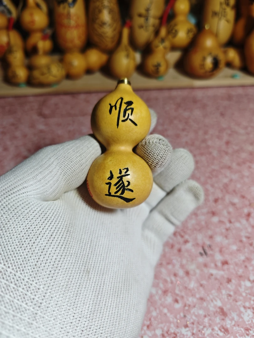 天然小葫芦五五肚墨刻手把件可盘玩收藏，可绕指，襄口可打开