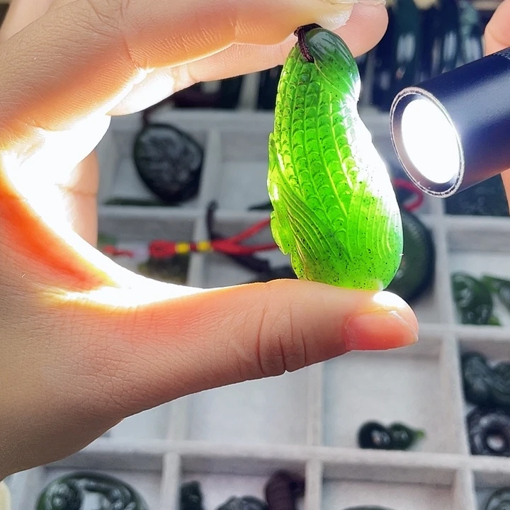 蛇纹石玉未镶嵌挂件泰山玉亭亭玉立