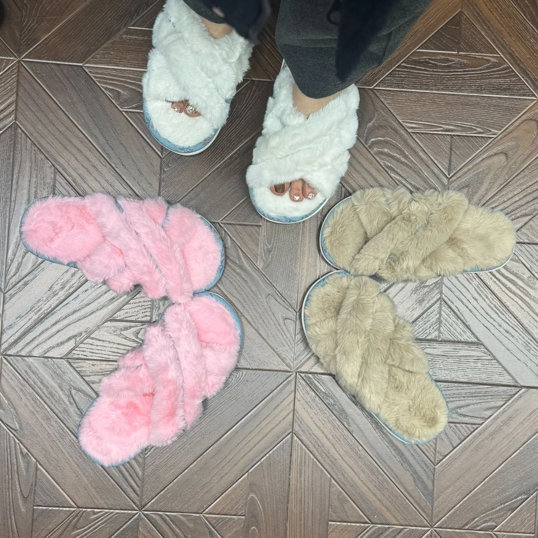 【L·W梨窝】随机居家均码拖鞋一双~