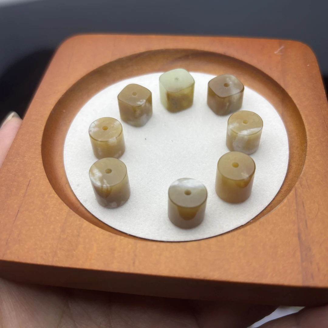 和田玉小墩墩10×12mm多样性随机发1