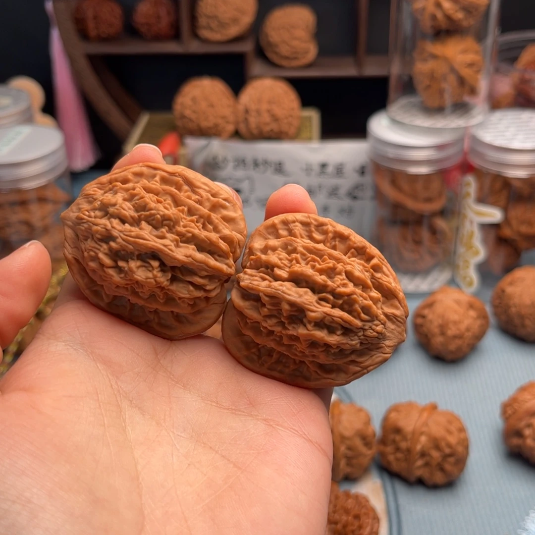劉***键文玩核桃把件麦穗虎头41–38-45 ，44.5g