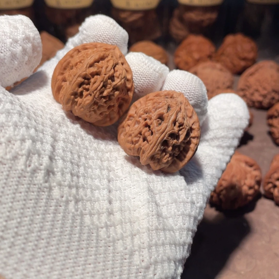 文玩核桃吊坠33三角白