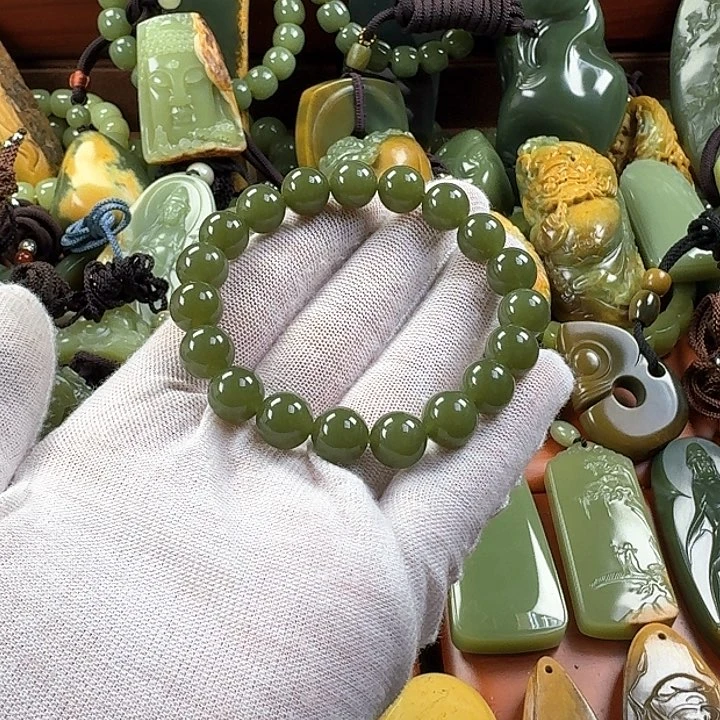 岫岩老玉（透闪石质玉）手链未镶嵌